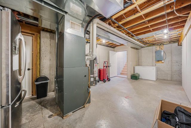 1606 S CARVER LANE, Appleton, WI 54914