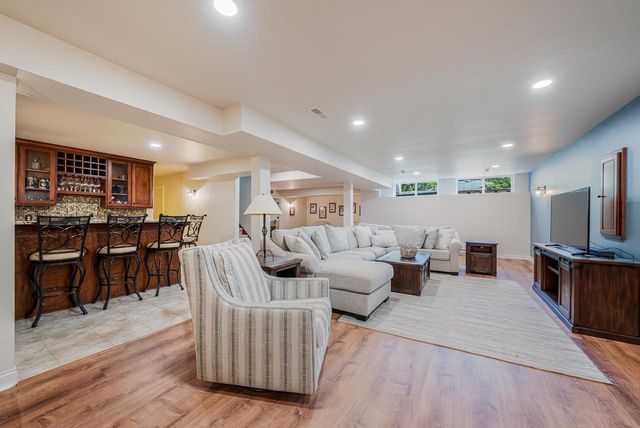 1606 S CARVER LANE, Appleton, WI 54914