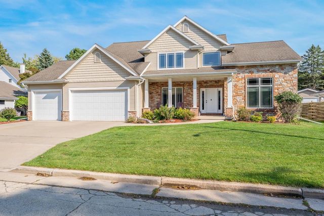 1606 S CARVER LANE, Appleton, WI 54914