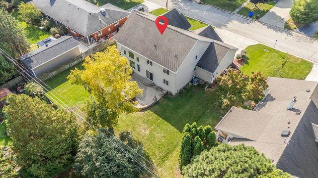 1606 S CARVER LANE, Appleton, WI 54914