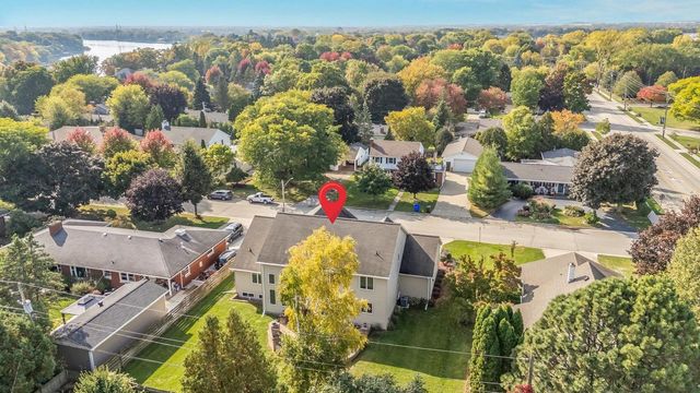 1606 S CARVER LANE, Appleton, WI 54914