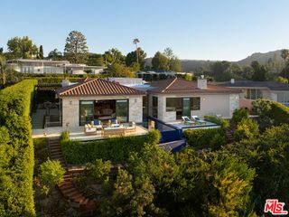 3116 Elvido Drive, Los Angeles, CA 90049