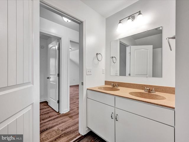 31 E ROSEBUD RD, Myerstown, PA 17067