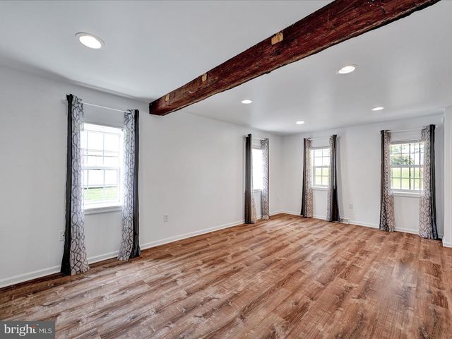 31 E ROSEBUD RD, Myerstown, PA 17067