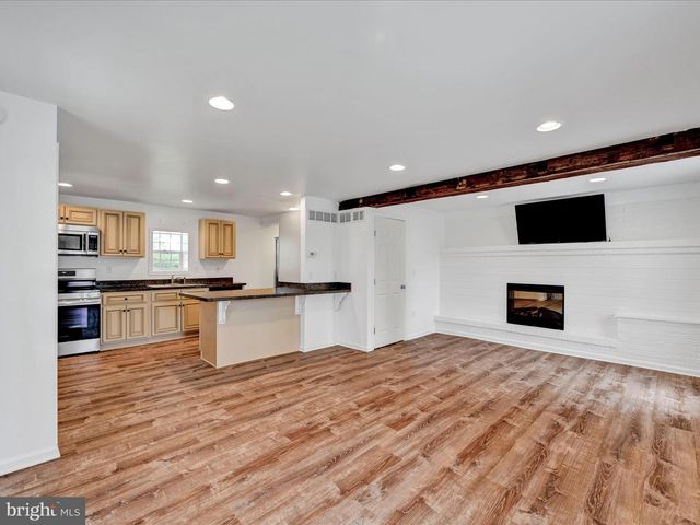 31 E ROSEBUD RD, Myerstown, PA 17067