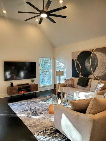 5250 Washington Avenue, Houston, TX 77007