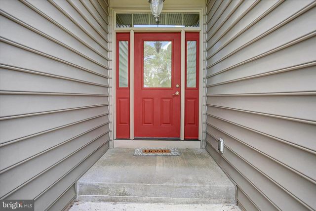 19110 WOODHILL DR, Hagerstown, MD 21742