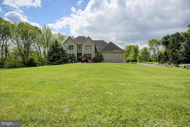 19110 WOODHILL DR, Hagerstown, MD 21742