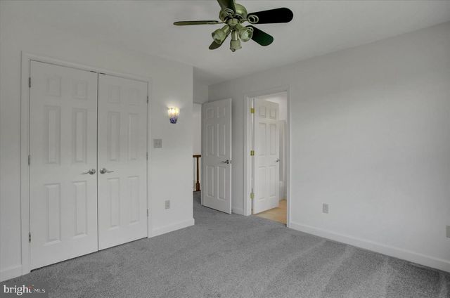19110 WOODHILL DR, Hagerstown, MD 21742