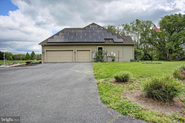 19110 WOODHILL DR, Hagerstown, MD 21742