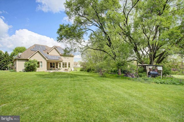 19110 WOODHILL DR, Hagerstown, MD 21742