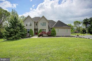 19110 WOODHILL DR, Hagerstown, MD 21742