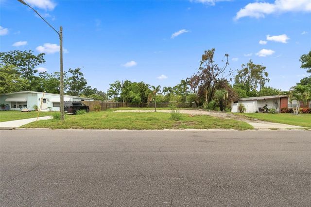 3963 NEPTUNE DRIVE SE, St Petersburg, FL 33705