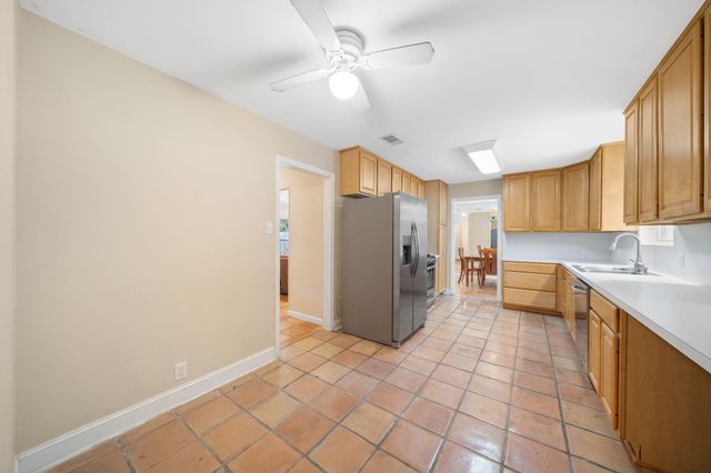 2221 N Belmont Drive, Richmond, TX 77469