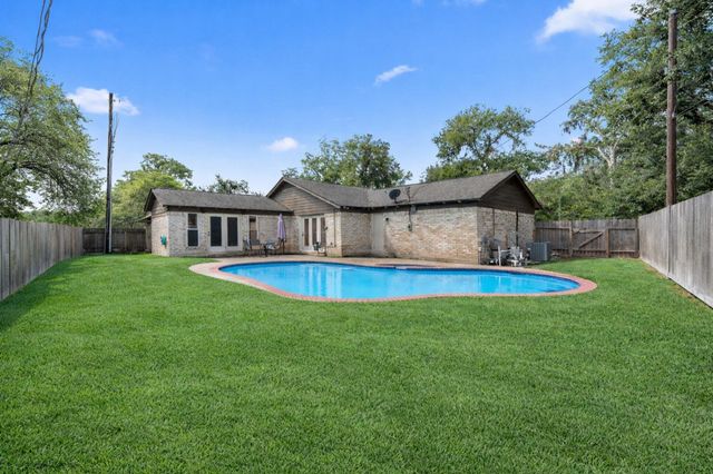 2221 N Belmont Drive, Richmond, TX 77469