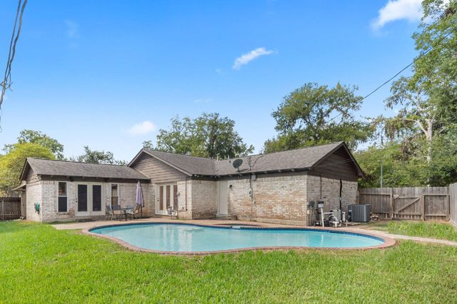 2221 N Belmont Drive, Richmond, TX 77469