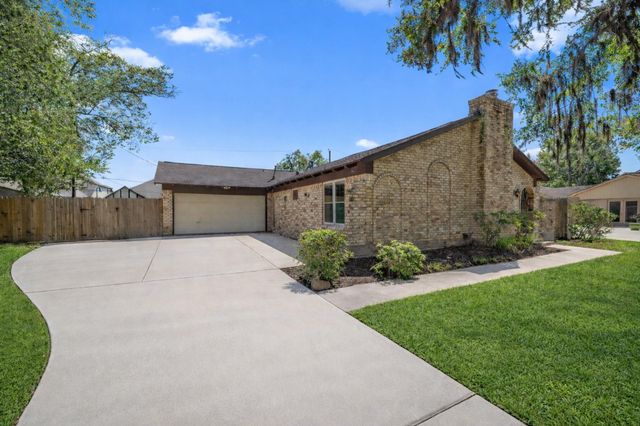 2221 N Belmont Drive, Richmond, TX 77469