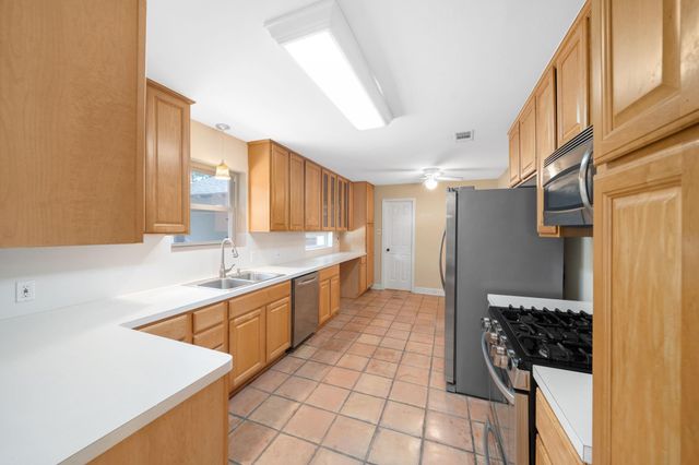 2221 N Belmont Drive, Richmond, TX 77469