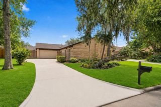 2221 N Belmont Drive, Richmond, TX 77469