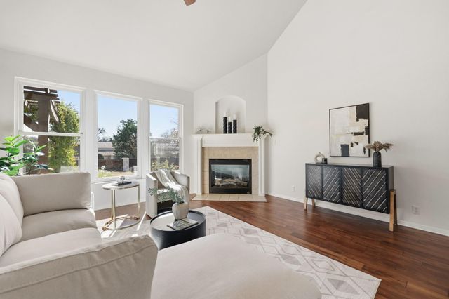 910 Vanguard ST, Austin, TX 78734