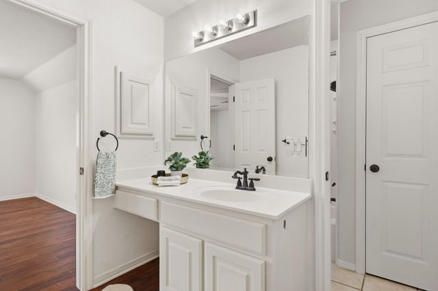 910 Vanguard ST, Austin, TX 78734