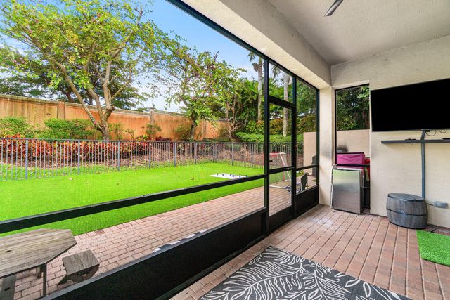 8091 Brigamar Isles Avenue, Boynton Beach, FL 33473