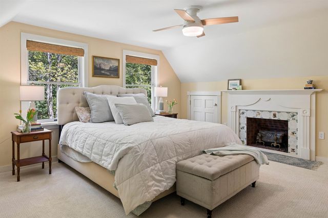 71 Old Oak Lane, Hartland, VT 05048