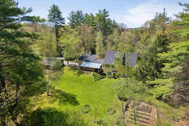 71 Old Oak Lane, Hartland, VT 05048