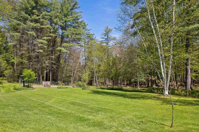 71 Old Oak Lane, Hartland, VT 05048