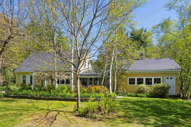 71 Old Oak Lane, Hartland, VT 05048