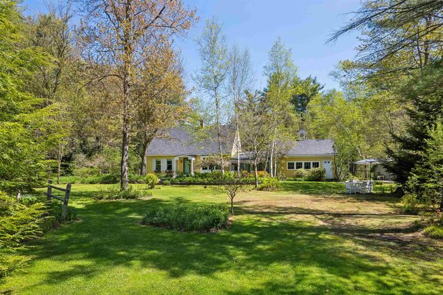 71 Old Oak Lane, Hartland, VT 05048