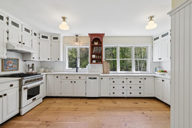 71 Old Oak Lane, Hartland, VT 05048