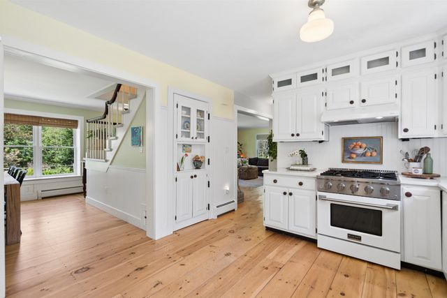 71 Old Oak Lane, Hartland, VT 05048