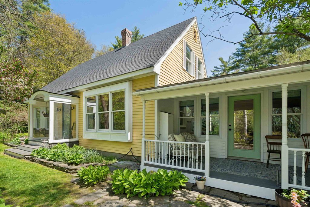 71 Old Oak Lane, Hartland, VT 05048
