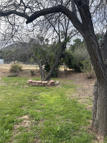 12146 La Cadena, Colton, CA 92324