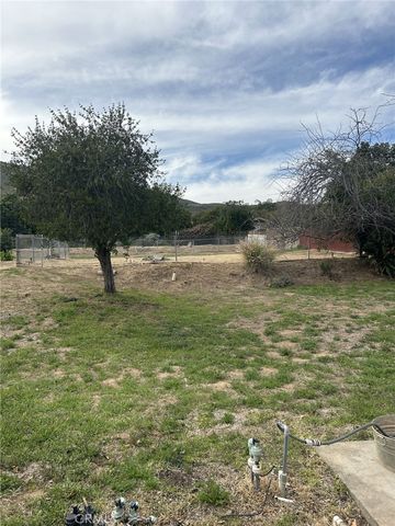 12146 La Cadena, Colton, CA 92324