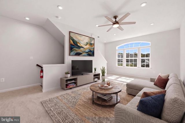 614 STREAMVIEW DR, Fredericksburg, VA 22405