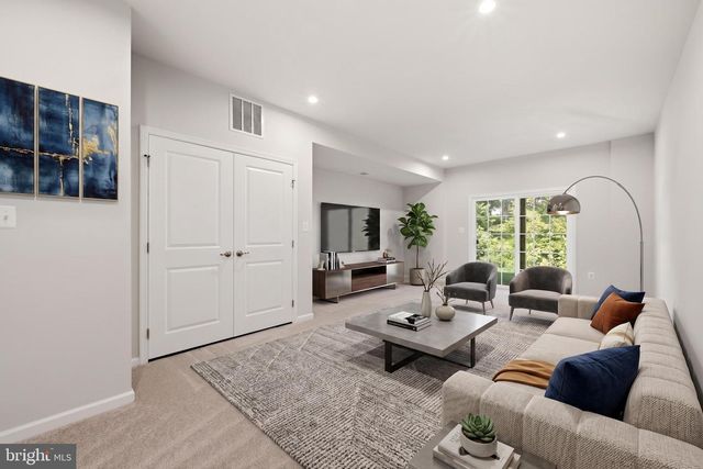 614 STREAMVIEW DR, Fredericksburg, VA 22405
