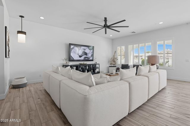 1837 E VILLA LINDA Drive, Phoenix, AZ 85024