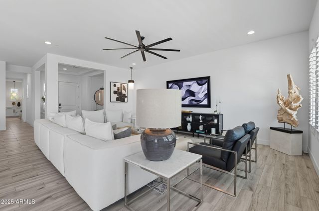 1837 E VILLA LINDA Drive, Phoenix, AZ 85024