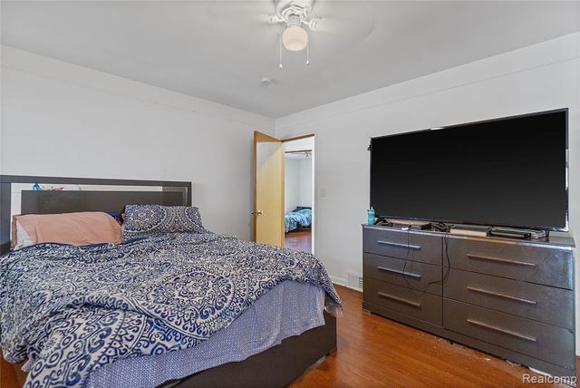 29150 Geraldine Court, Warren, MI 48093