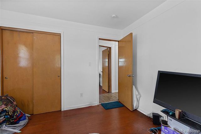 29150 Geraldine Court, Warren, MI 48093