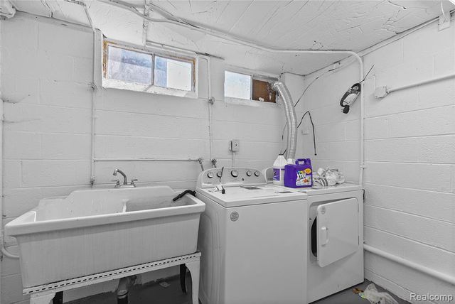 29150 Geraldine Court, Warren, MI 48093