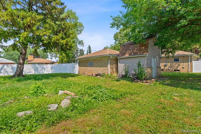 29150 Geraldine Court, Warren, MI 48093