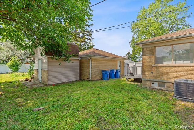 29150 Geraldine Court, Warren, MI 48093