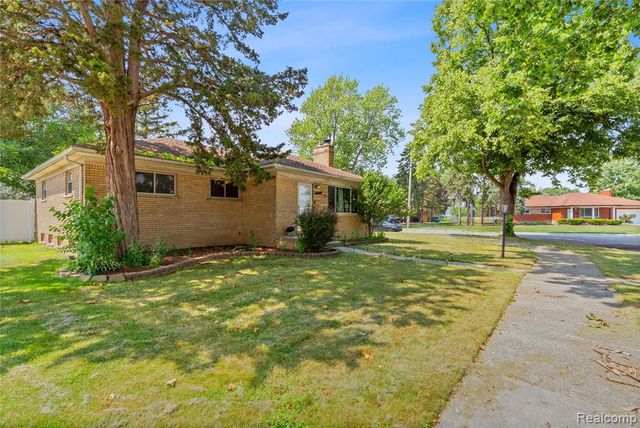 29150 Geraldine Court, Warren, MI 48093