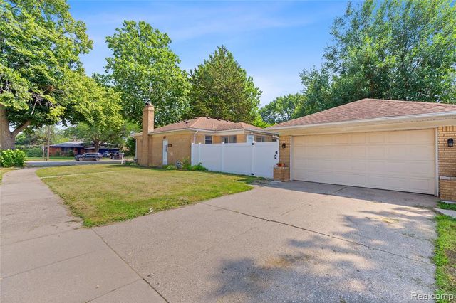 29150 Geraldine Court, Warren, MI 48093