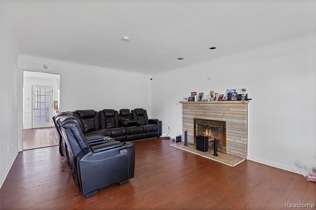 29150 Geraldine Court, Warren, MI 48093