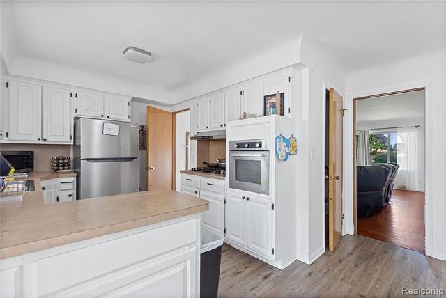 29150 Geraldine Court, Warren, MI 48093