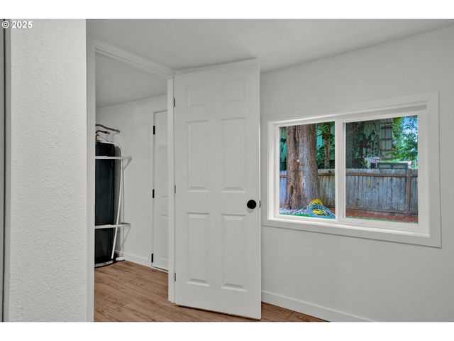 1330 HAWTHORNE St, Sweet Home, OR 97386